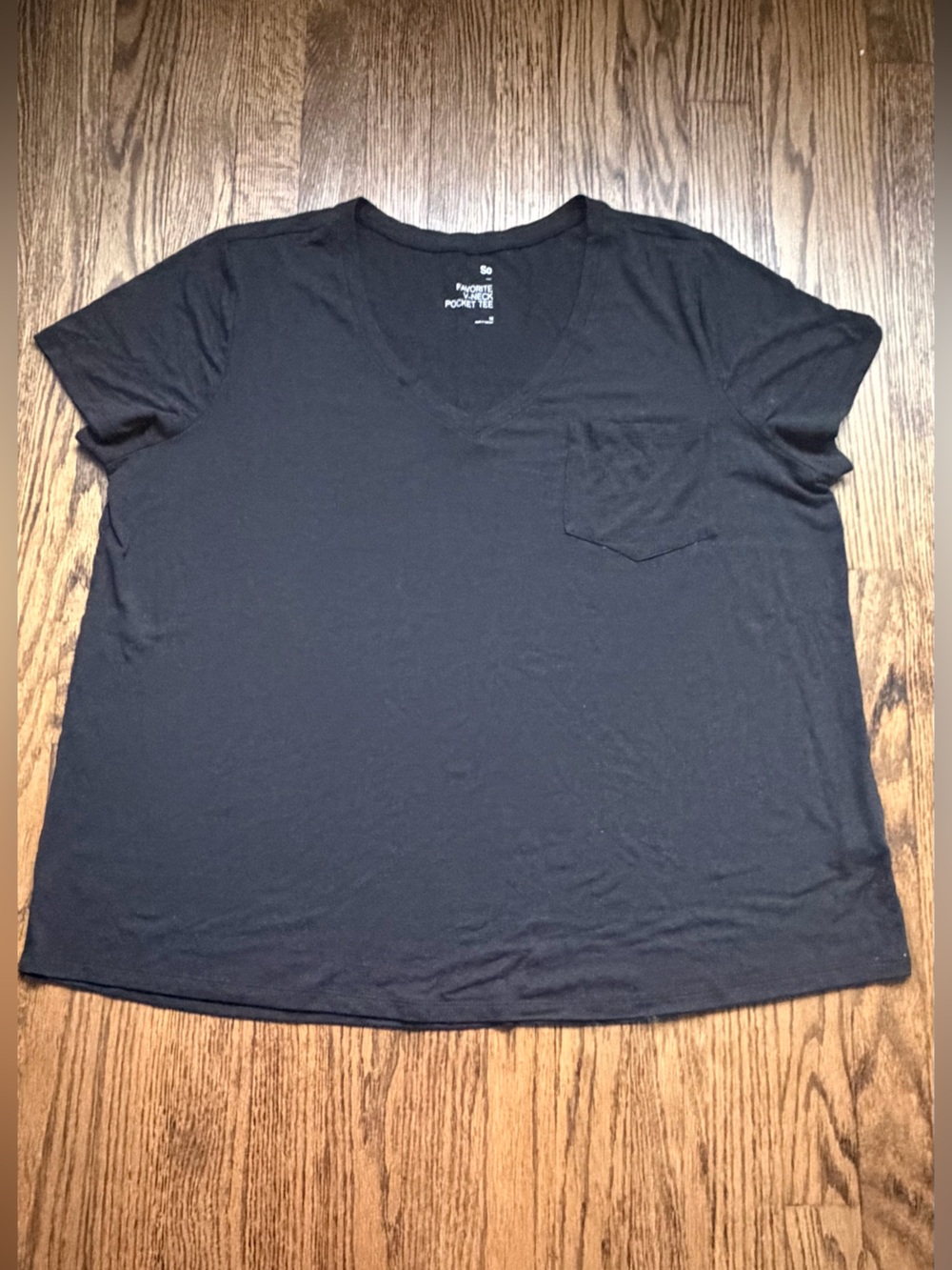 SO Black Favorite V-Neck Pocket Tee